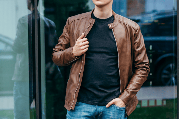 Geci slim fit pentru bărbați: trendul preferat al toamnei 